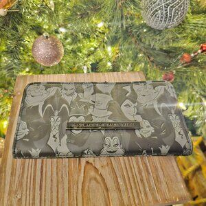 Disney Villains / Debossed Zip Wallet / Loungefly